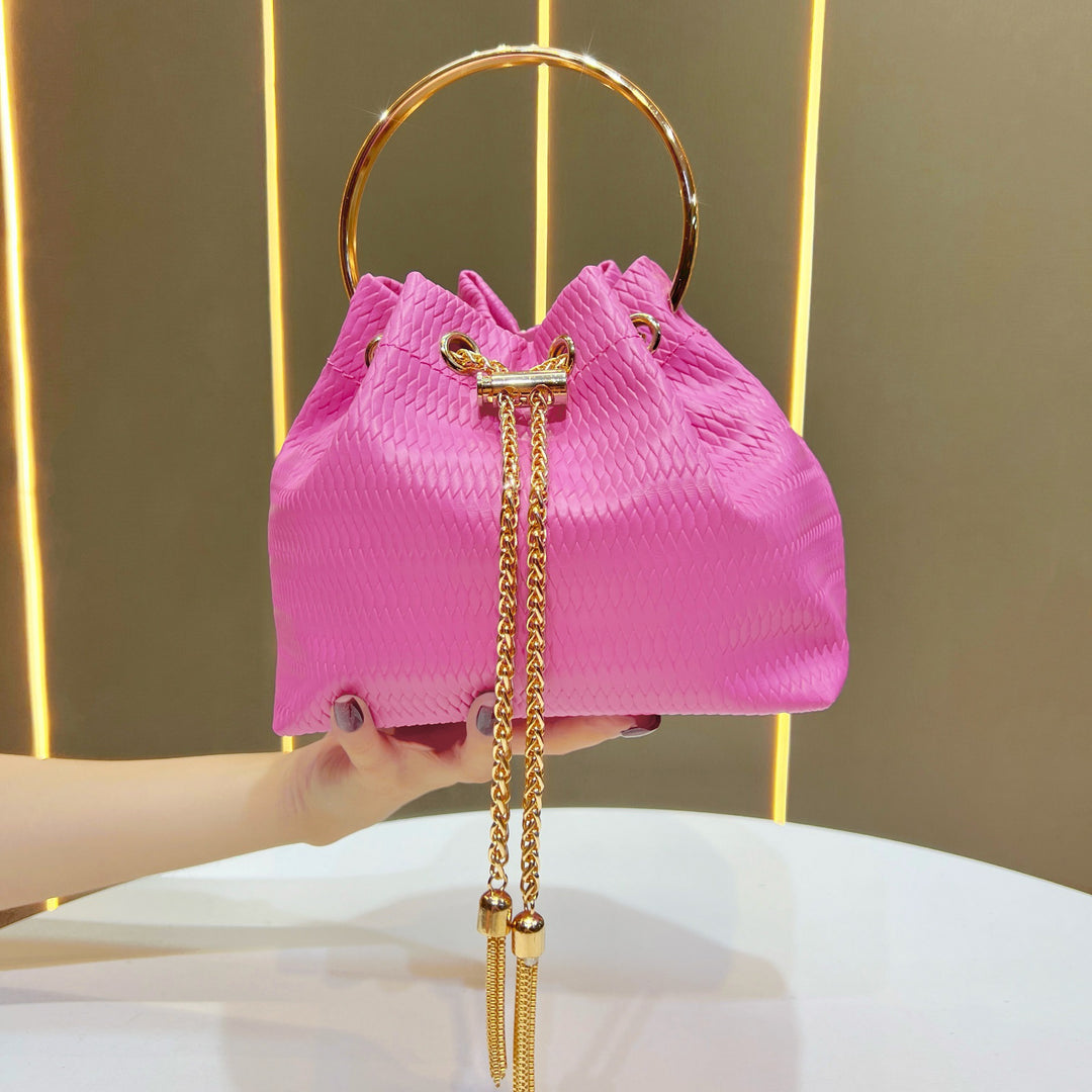 Dekorative Abendtasche mit Ringgriffen