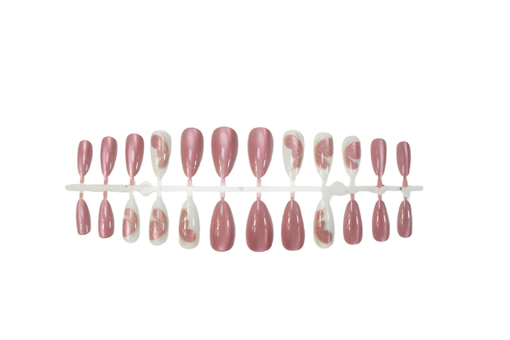 Kunstnagel Set mit luxuriösen, floral-musternden Designs Karnz