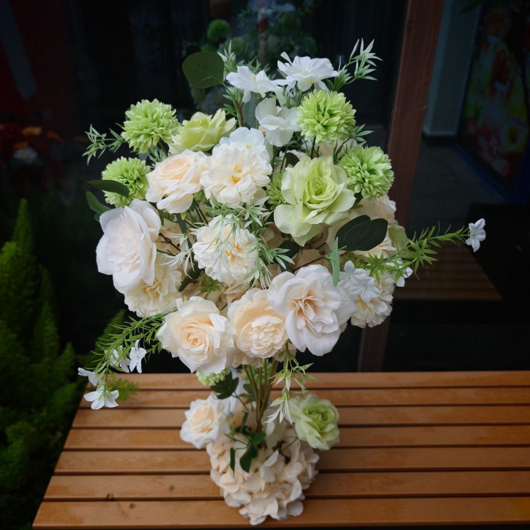 Elegante dekorative florale Mittelstück für Zuhause