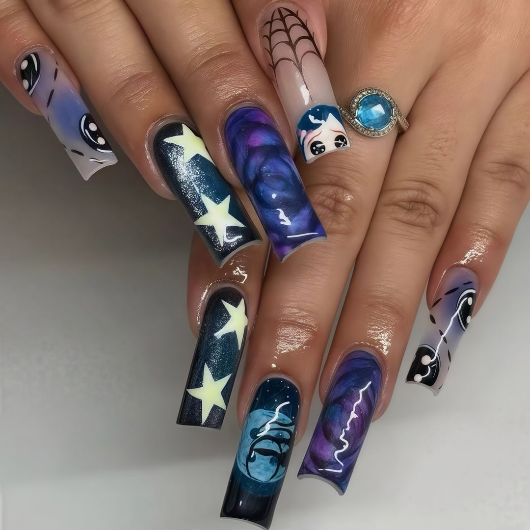 Künstlerisches Kosmisches Nageldesign Karnz