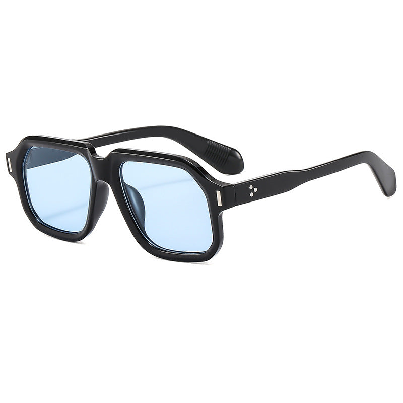 Damen Elegante und stylische Sonnenbrille im modernen Design Karnz