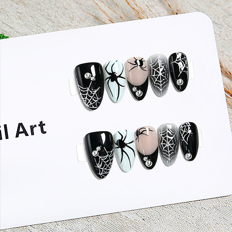 Kreatives Halloween Nageldesign Karnz