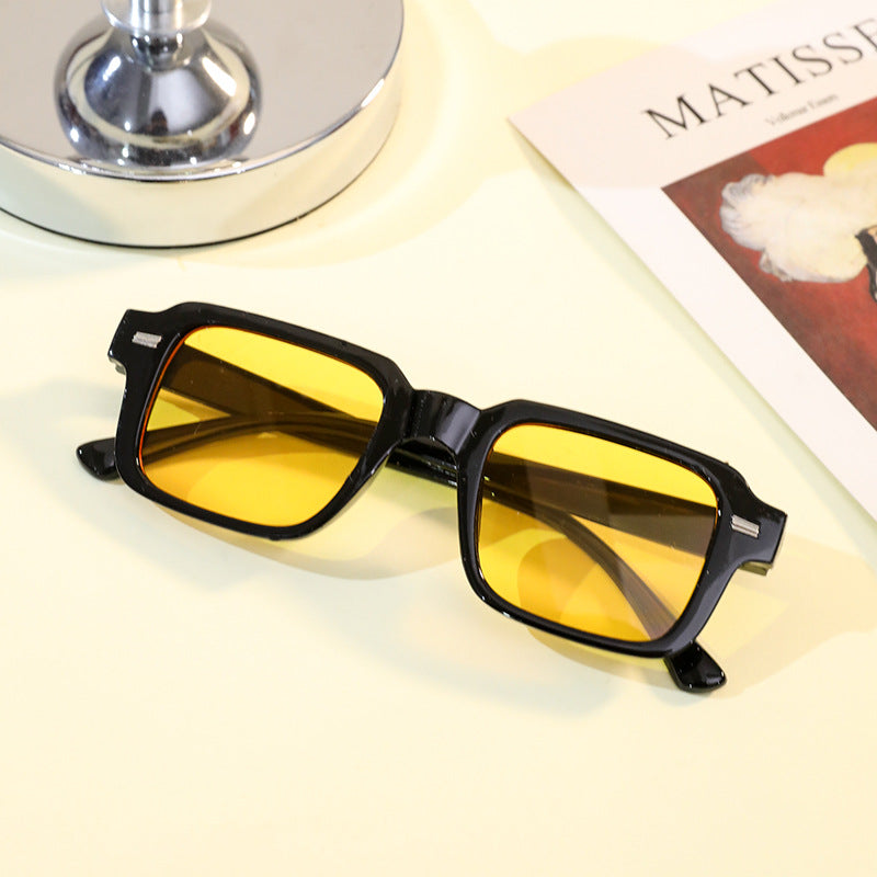 Damen moderne rechteckige Sonnenbrille mit farbigen Gläsern Karnz