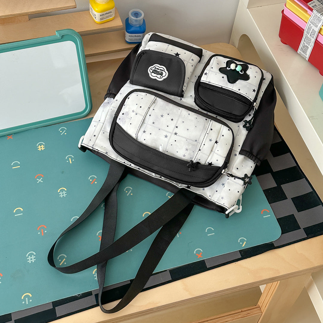 Süßer illustrierter Charakter-Rucksack Karnz