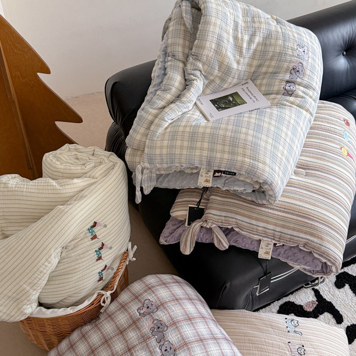 Gestepptes Kleinkind Schlafmatte und Kissen Set mit Minky Dot Rückseite und Koala Stickerei