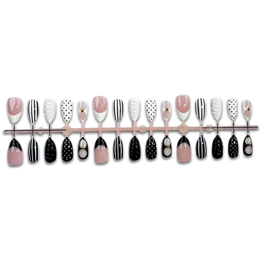 Elegante künstlerische Press-On-Nagel-Set Karnz