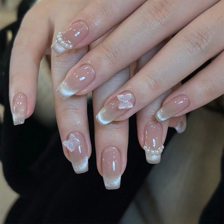 Elegante Press-On Nagelset mit dekorativen Kristallakzenten Karnz
