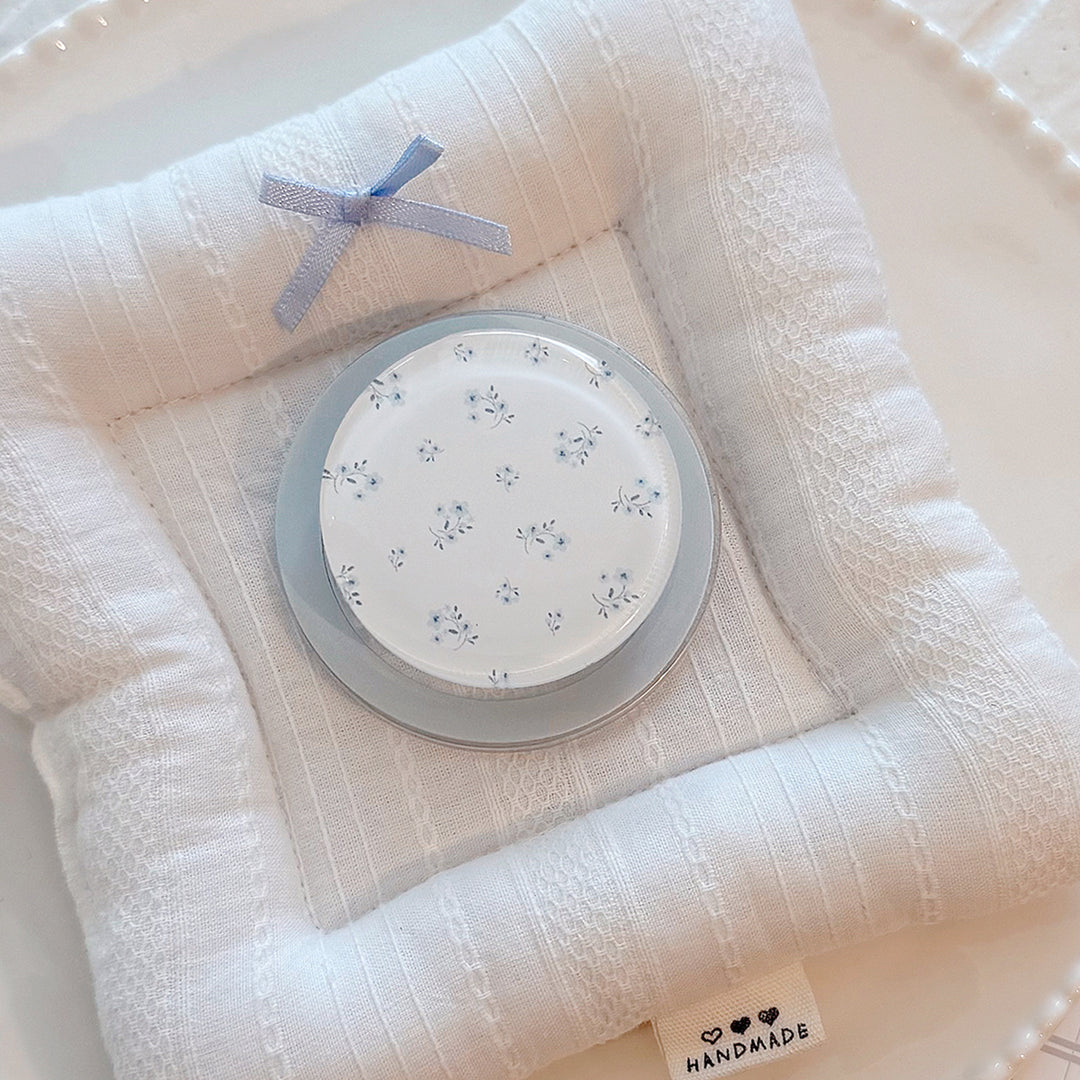 Eleganter und funktionaler Untersetzer mit floralem Design Karnz