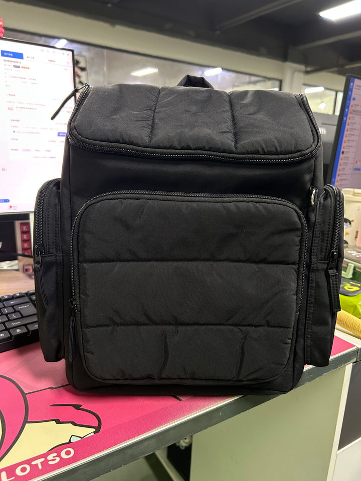 Isolierter Mehrfach-Taschen-Rucksack Karnz