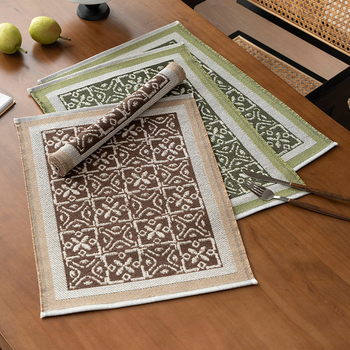 Wendbarer Jacquard-Schal mit ornamentaler Webstruktur Karnz