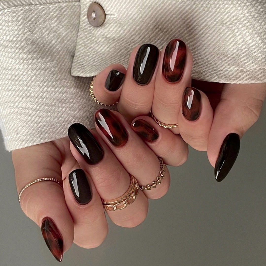 Glamouröse Kunstnägel mit glänzendem Finish Karnz