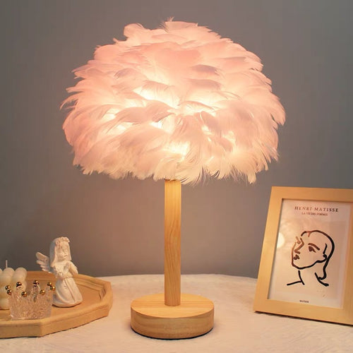Federleichter Akzent Tischlampe