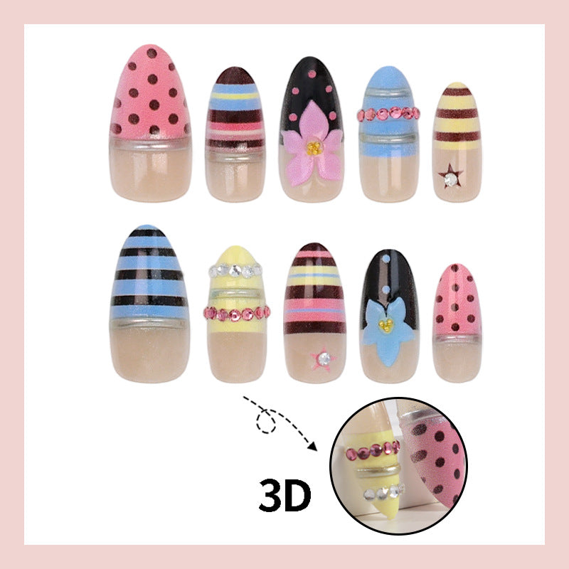 Kunstnagelset mit kreativen und verspielten Motiven Karnz
