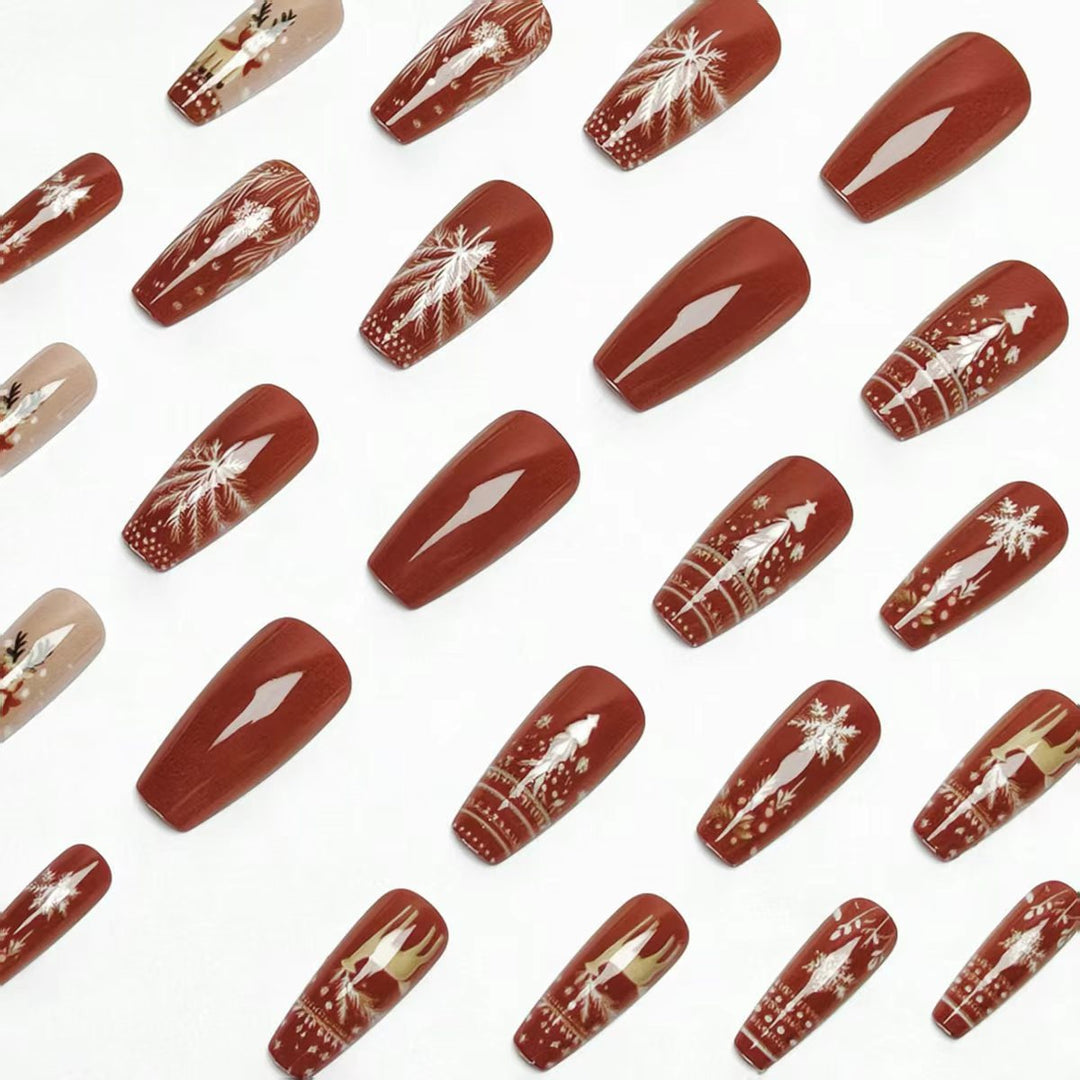 Kunstnägel mit Festlichem Rentier- und Schneeflockendesign Karnz