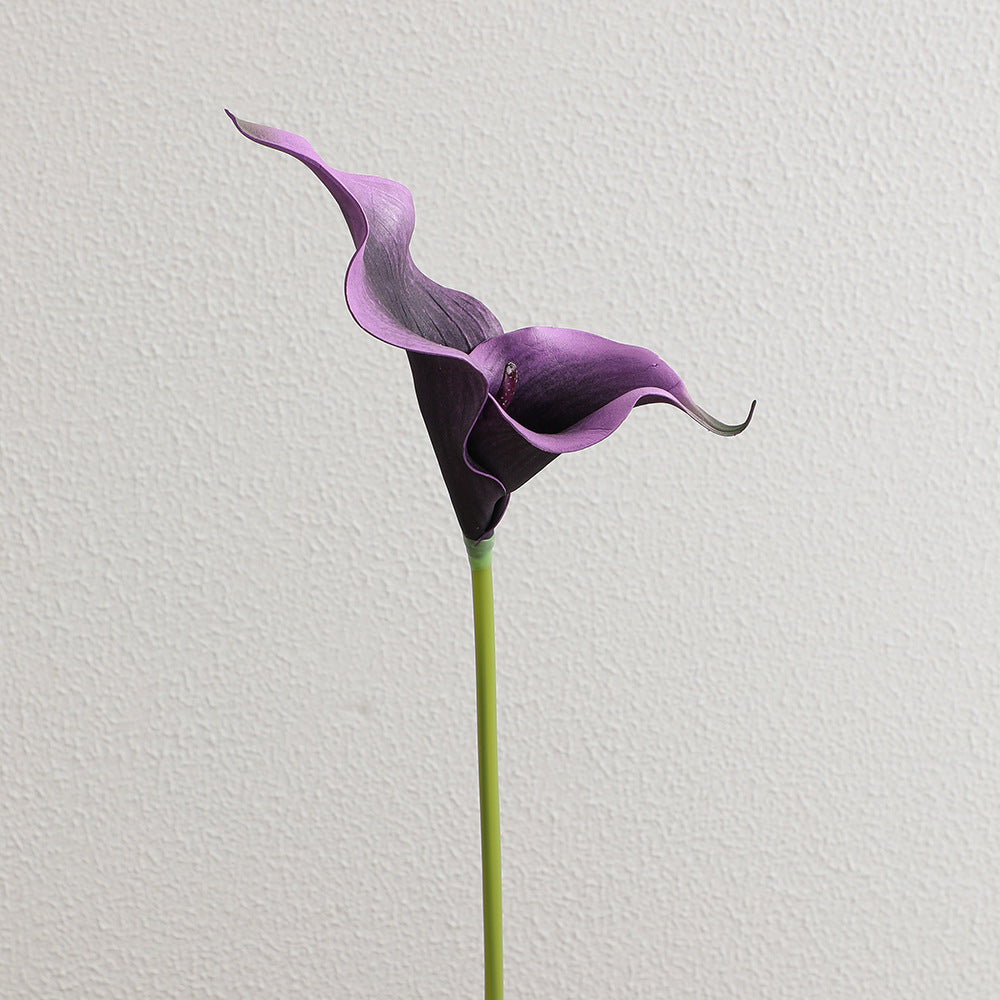 Künstlicher Calla-Blütenzweig mit realistischen Details Karnz