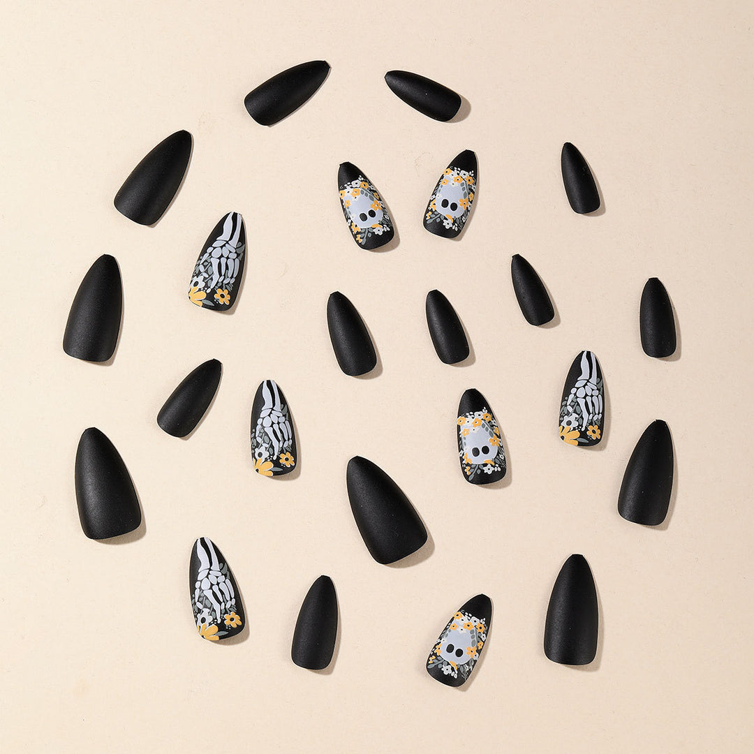 Künstlerisches Skelett-Themen-Nagelkunst Karnz