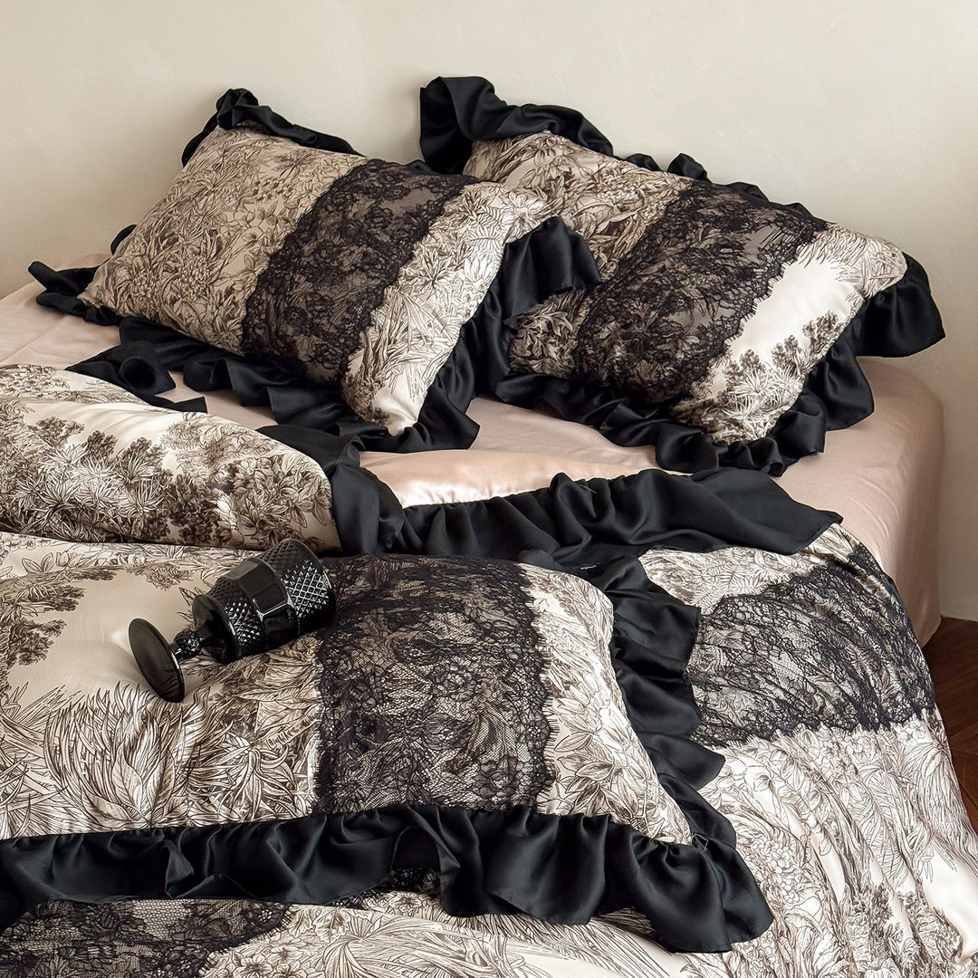 Luxuriöses Satin-Bettwäsche-Set mit Rüschenabschluss und detailreichem Toile-de-Jouy-Print Karnz