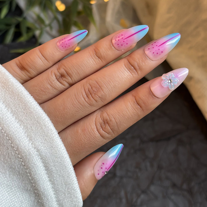 Künstlerische Floral-Beschmückte Press-On Nagelkollektion Karnz