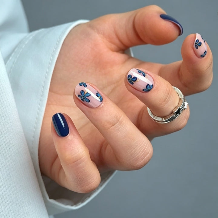 Kunstnägel Set mit Floralen Motiven und Glanz Karnz