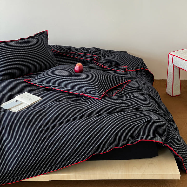 Premium-Bettbezug-Set aus Baumwoll-Satin mit feinen Nadelstreifen und kontrastierender Paspel
