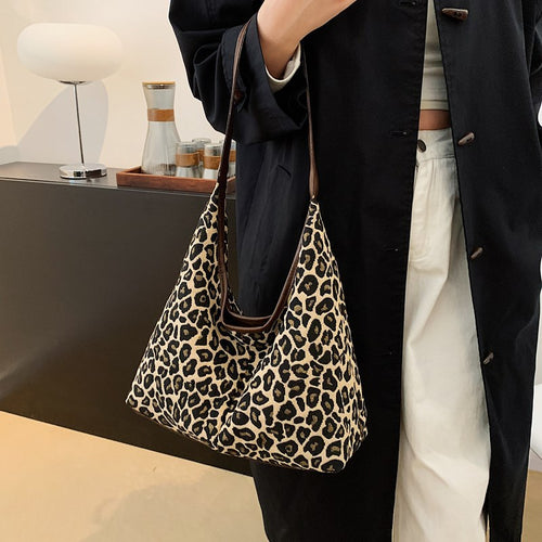 Stylische Leopardenmuster-Hobo-Tasche Karnz