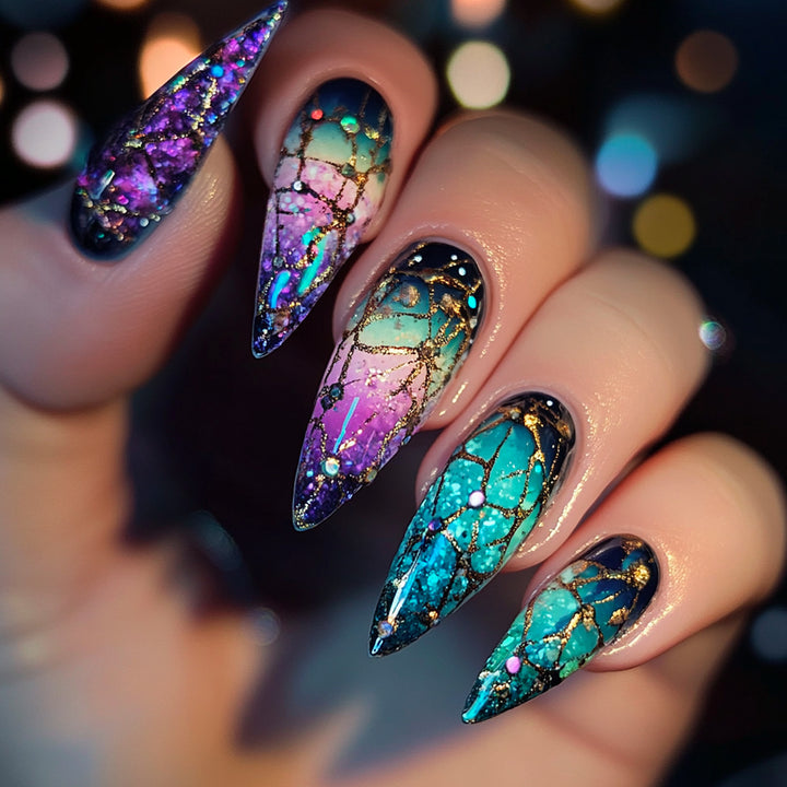 Exklusive Stiletto Kunstnägel mit Glitzer- und Ombre-Design Karnz