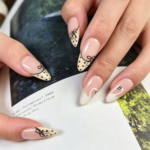 Künstlerische dekorative Press-On-Nagelspitzen Karnz