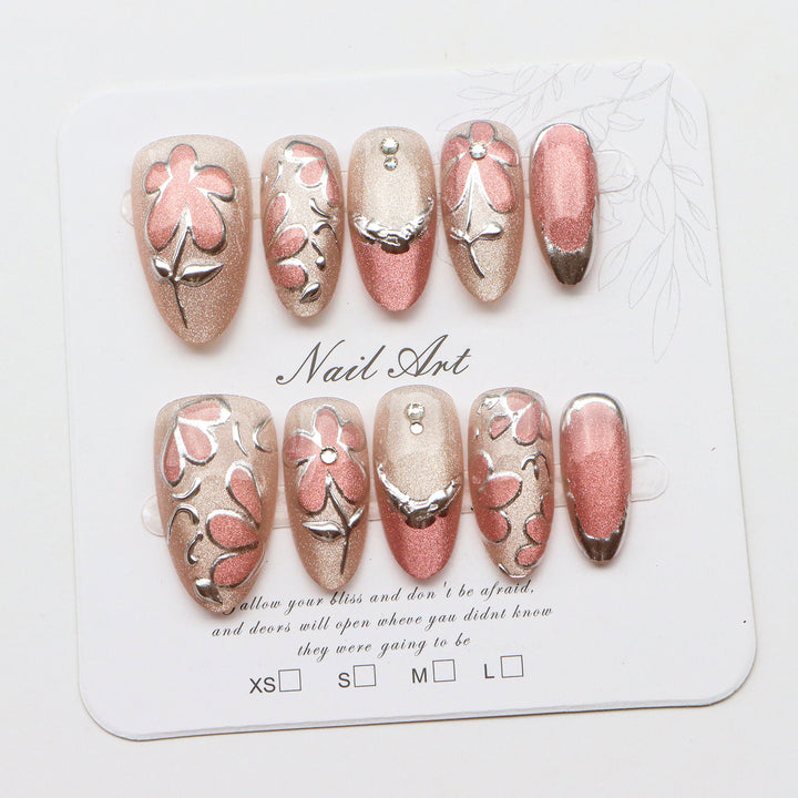 Dekorative Nagelkunst