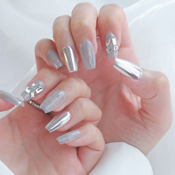 Glamourös Metallic Press-On Nail Art Set