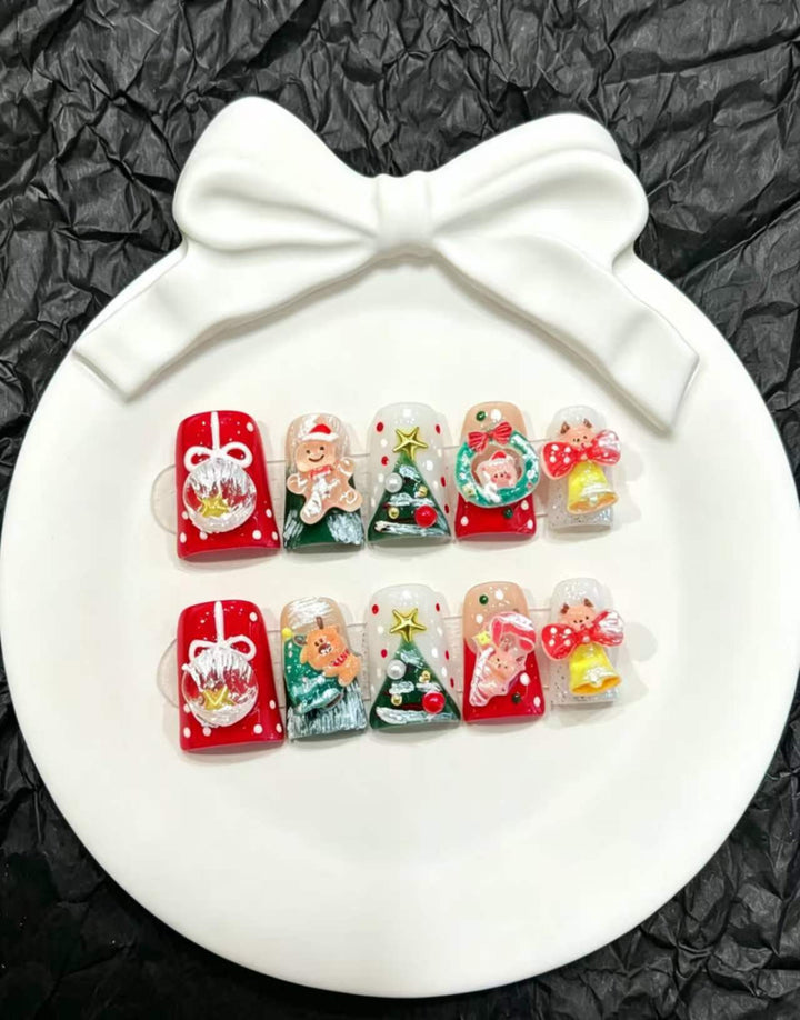 Dekoratives Press-On Nail Art Set mit floralen und Insektenakzenten