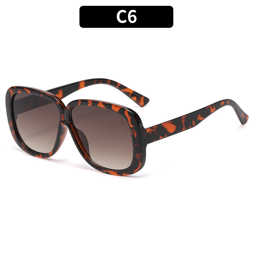 Übergroße retro-inspirierte quadratische Sonnenbrille
