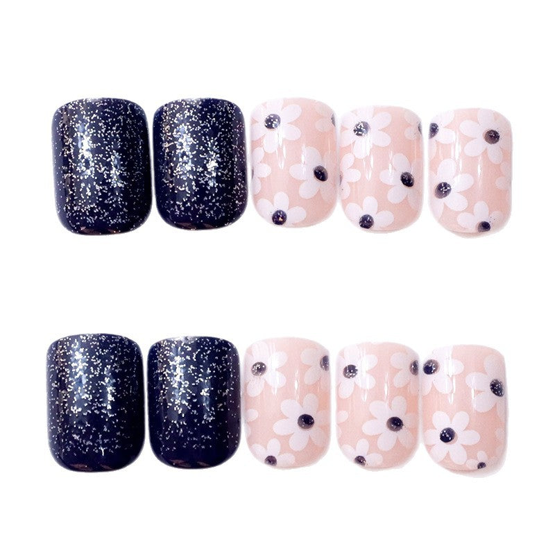 Dekorative florale Press-On Nagelverzierungen Karnz