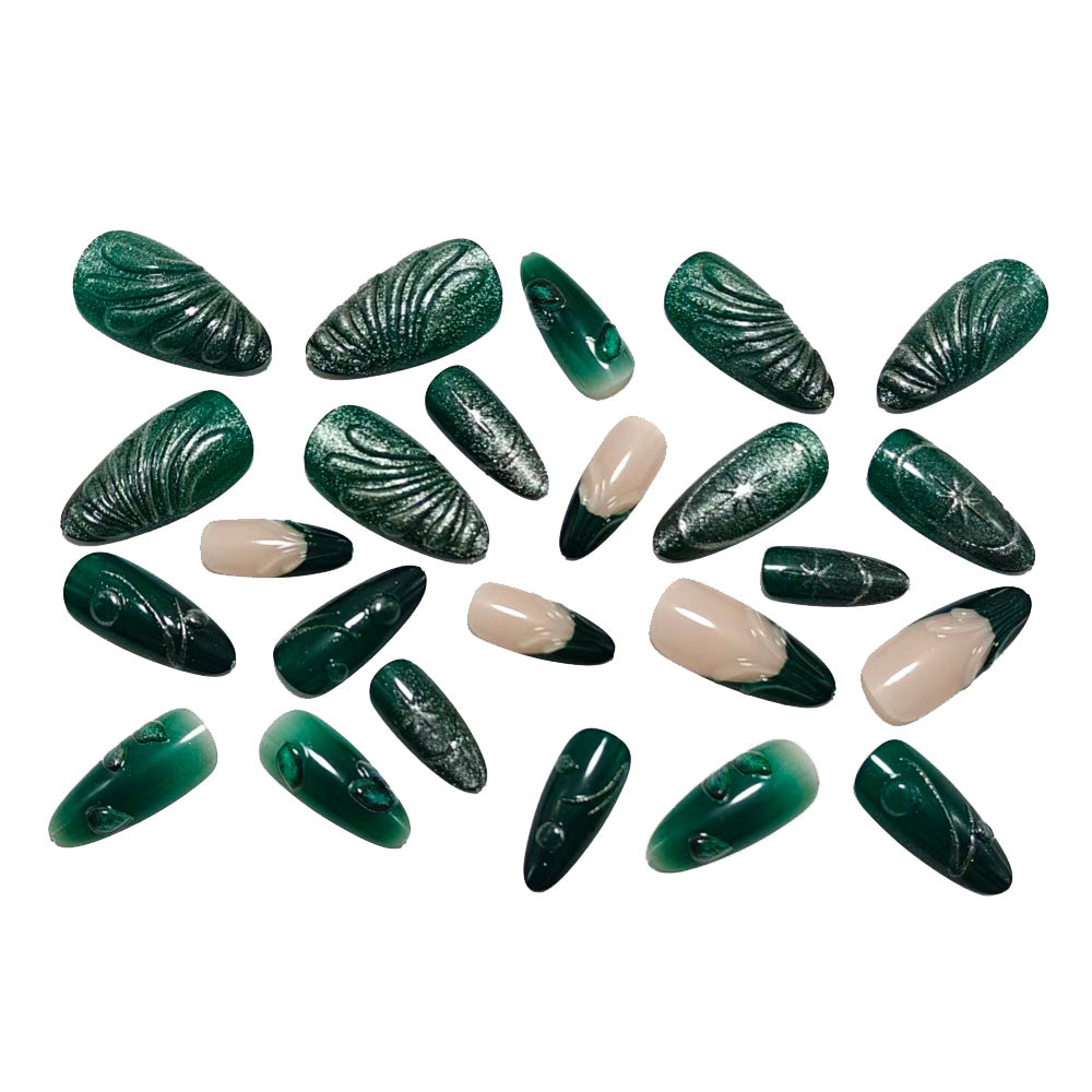 Exklusive Kunstnägel mit Botanischen Designs Karnz