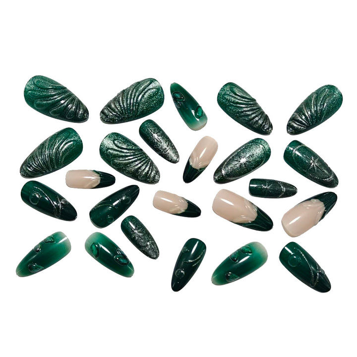 Exklusive Kunstnägel mit Botanischen Designs Karnz