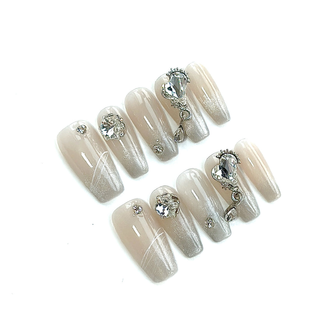 Elegante mit Strass verzierten Press-On Nägel