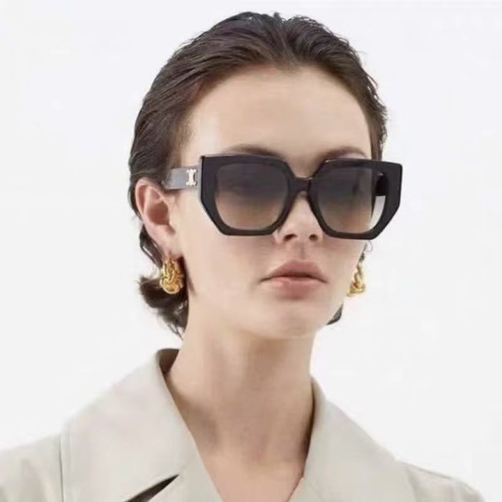 Damen Statement-Sonnenbrille mit glamourösem Rahmen Karnz