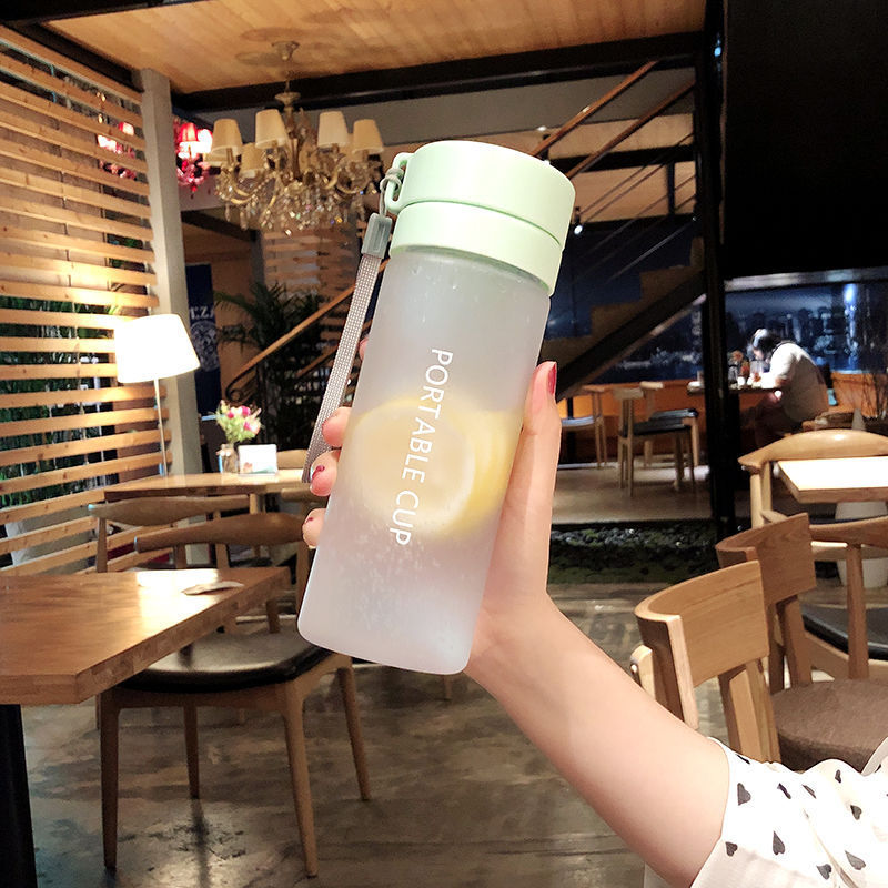 Damen stilvolle Glas-Trinkflasche Karnz