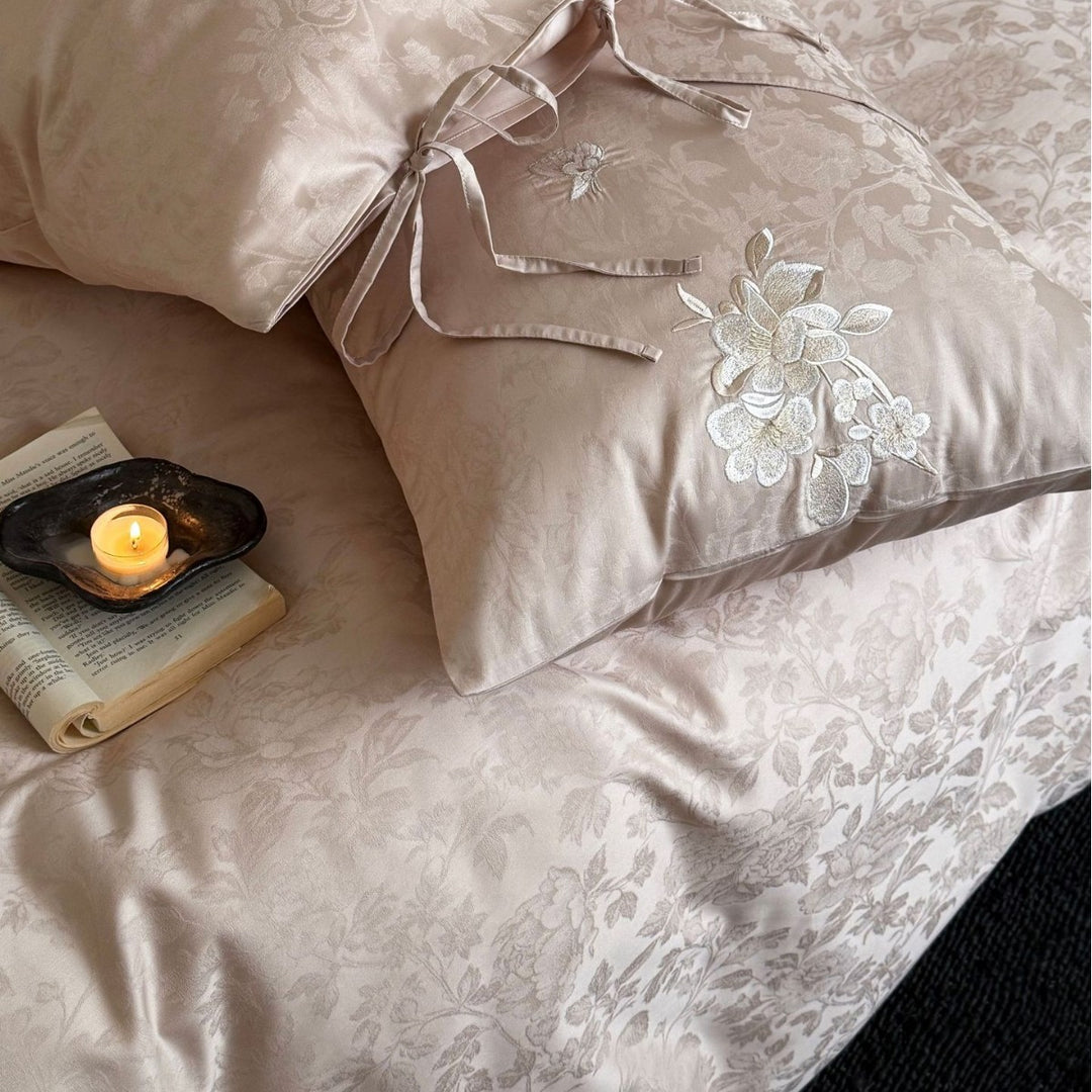 Jacquard-Bettwäsche-Set mit gestickten Kissenbezügen und seidenweichem Griff Karnz