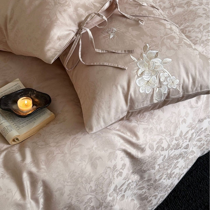 Jacquard-Bettwäsche-Set mit gestickten Kissenbezügen und seidenweichem Griff Karnz