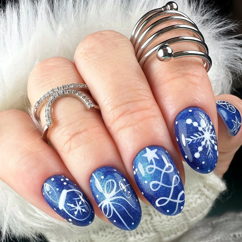 Kunstnägel mit Festlichem Winterdesign Karnz