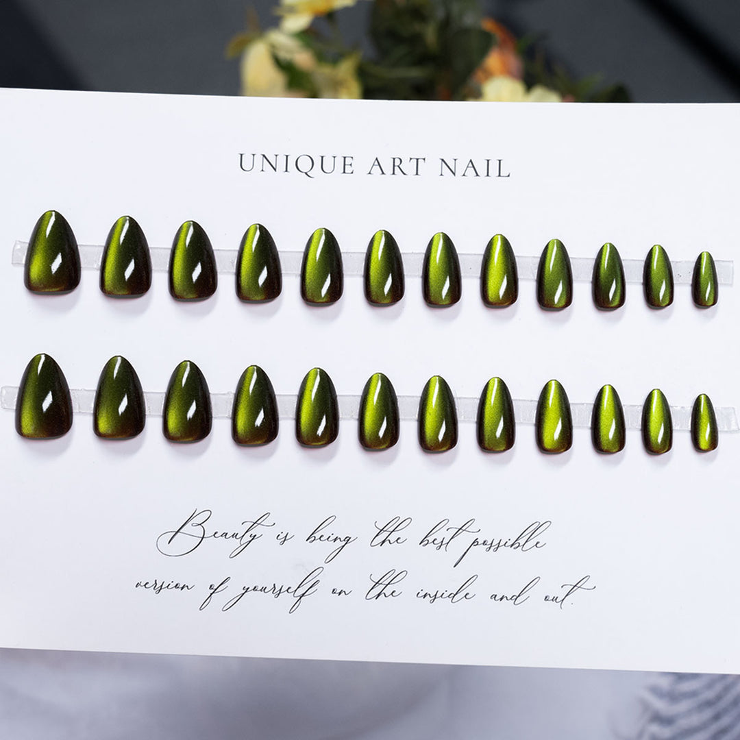 Glänzendes Press-On Nagelkunst Set