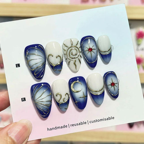 Künstlerisches Press-On-Nagelset mit dekorativen Designs