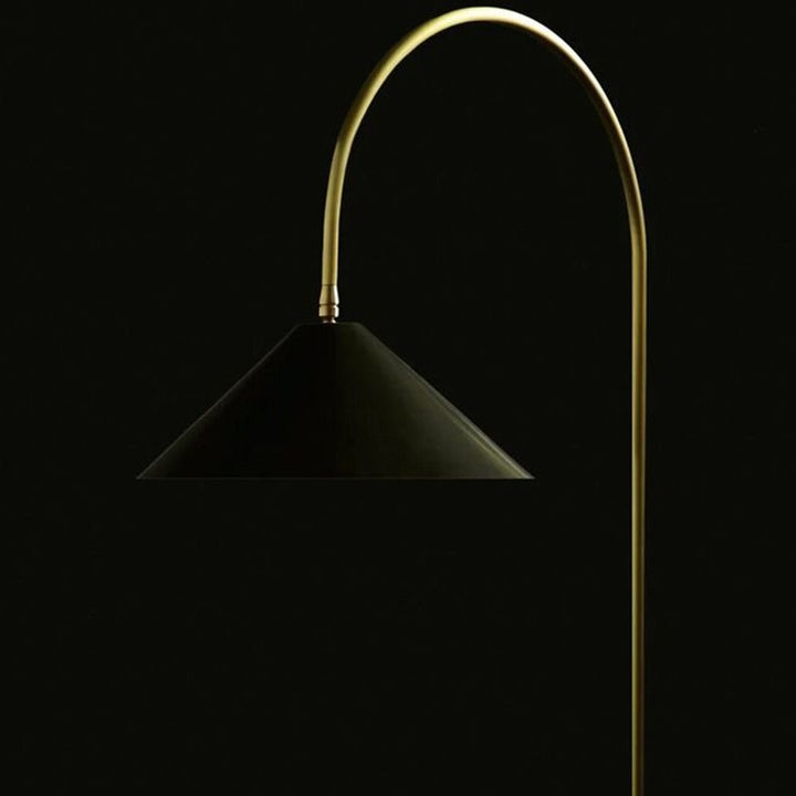 Moderne Bogen-Stehlampe mit einzigartigem Lampenschirm-Design