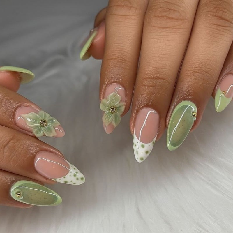 Natur-inspiriertes Press-On Nagelkunst-Set Karnz