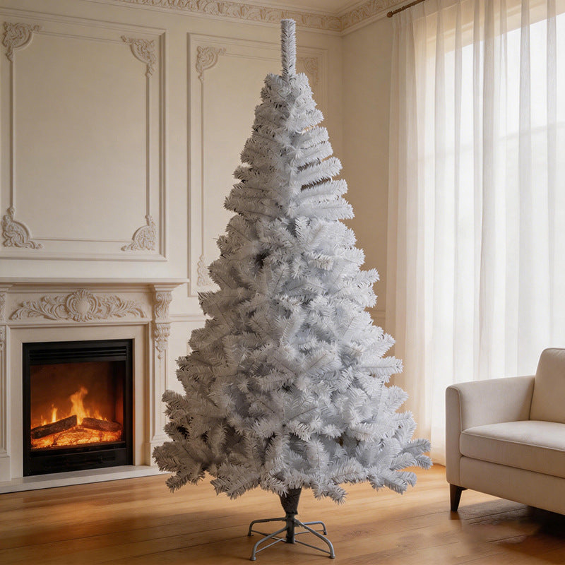 Kunstschneebedeckter Weihnachtsbaum