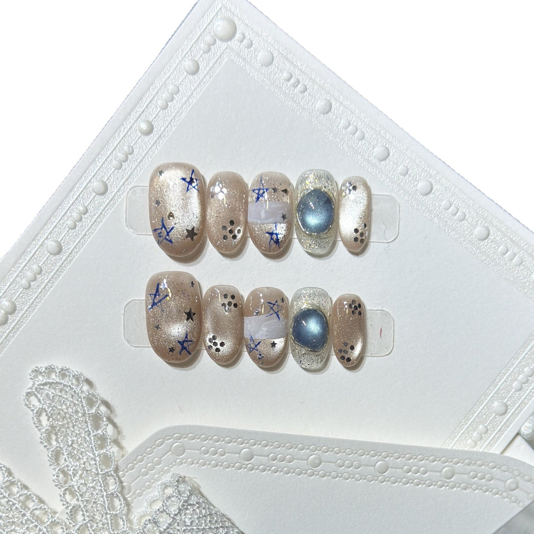 Himmelsinspiriertes Press-On Nagelset Karnz
