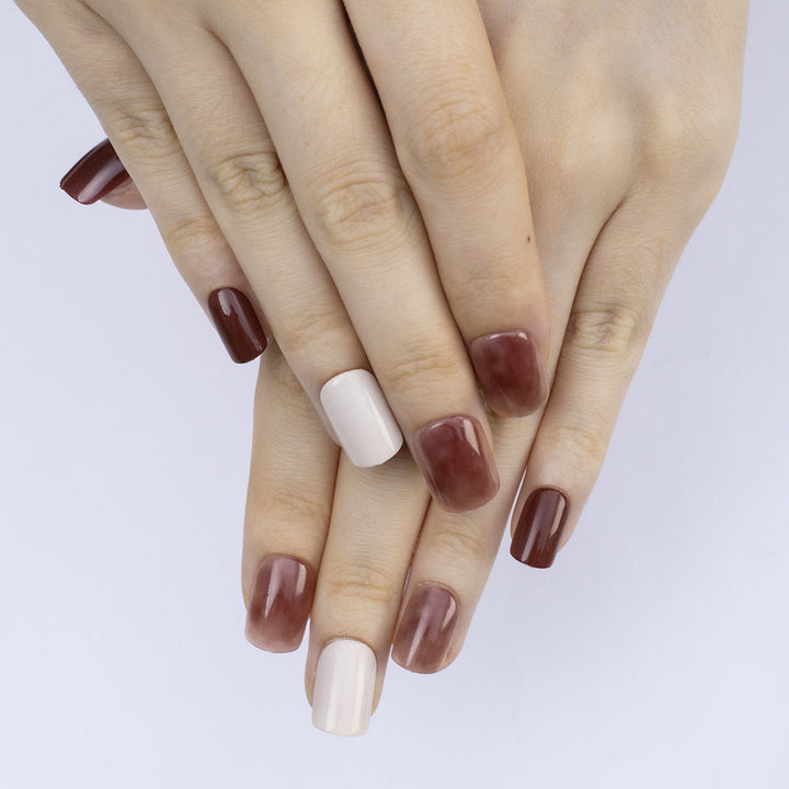 Kunstnagelset mit Elegantem Ombre-Design Karnz