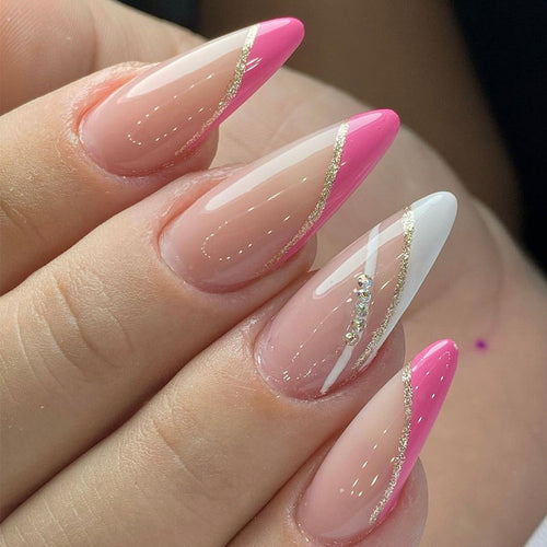 Elegantes Stiletto Press-On Nail Set mit goldenen Akzenten Karnz