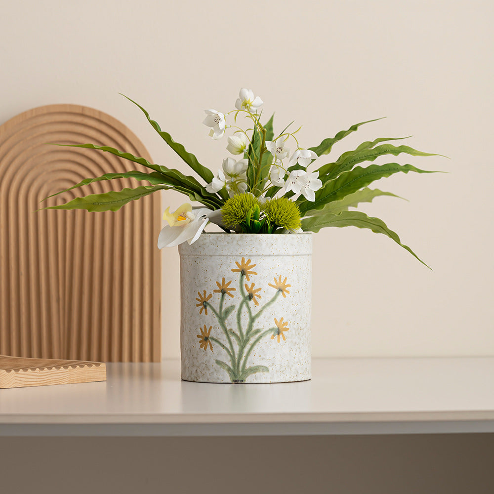 Dekorativer, blumenverzierte Keramiktopf