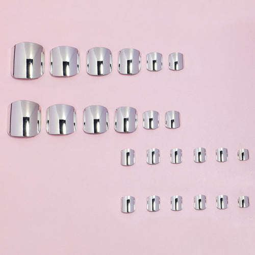 Luxuriöses Press-On Nail Tips Set Karnz